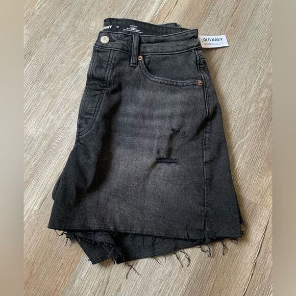 NWT Old Navy High Rise Curvy O.G. Straight Black Denim Shorts Distressed Size 12 - Picture 6 of 8